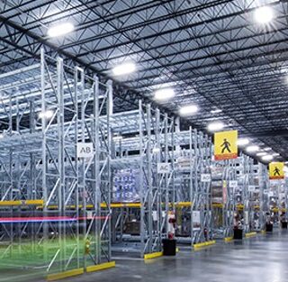 倉庫が違法建築になるリスクとは？ 増改築時に気を付けるべきポイント